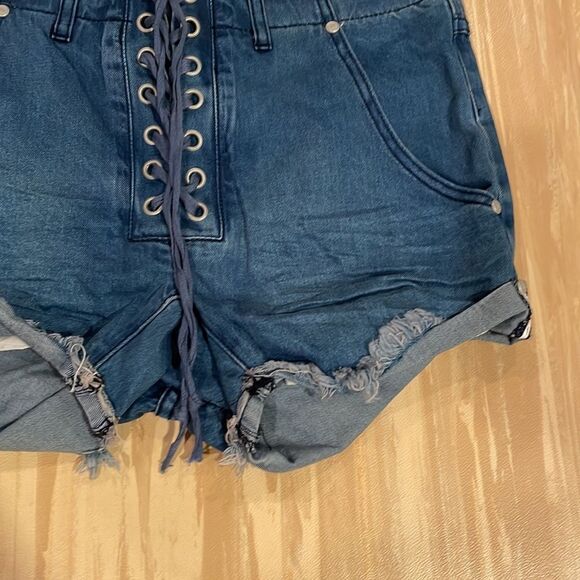 NWOT One Teaspoon Vixen Superfreaks Lace Up Low Waist Denim Shorts Festival 26 - Picture 5 of 13